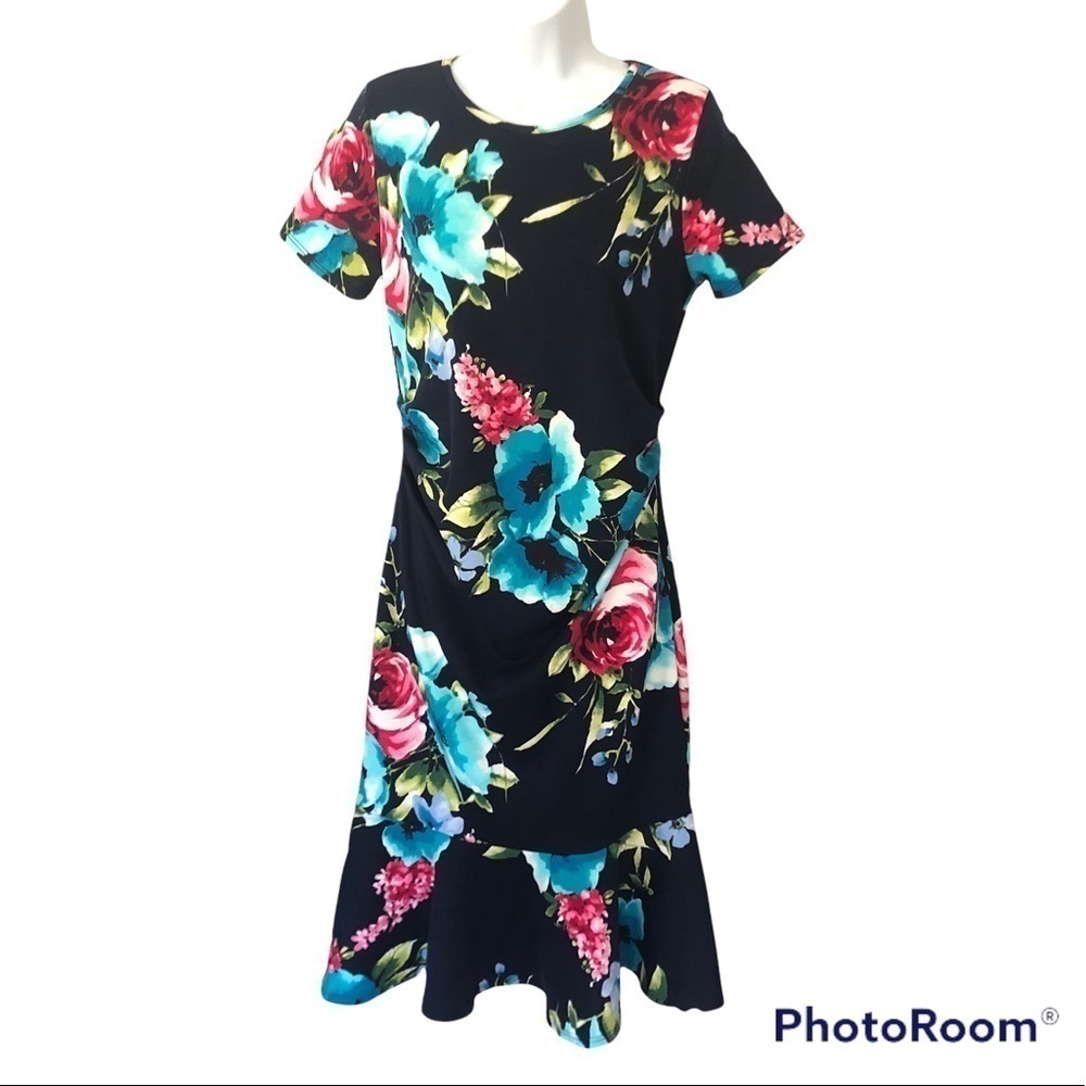 My Bump short sleeve ruffle bottom navy blue floral maternity dress Size medium
